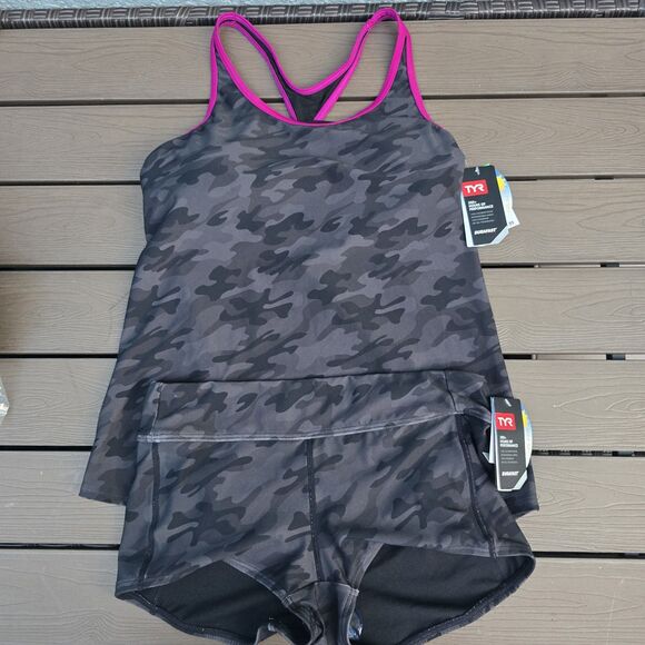 TYR Durafast Women's  Blackout Camk Taylor Tank  W/matching Boy Shorts Sz M New - Picture 1 of 7